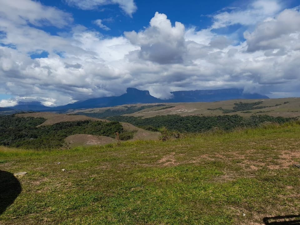 Cielo y tepuyes de la Gran Sabana